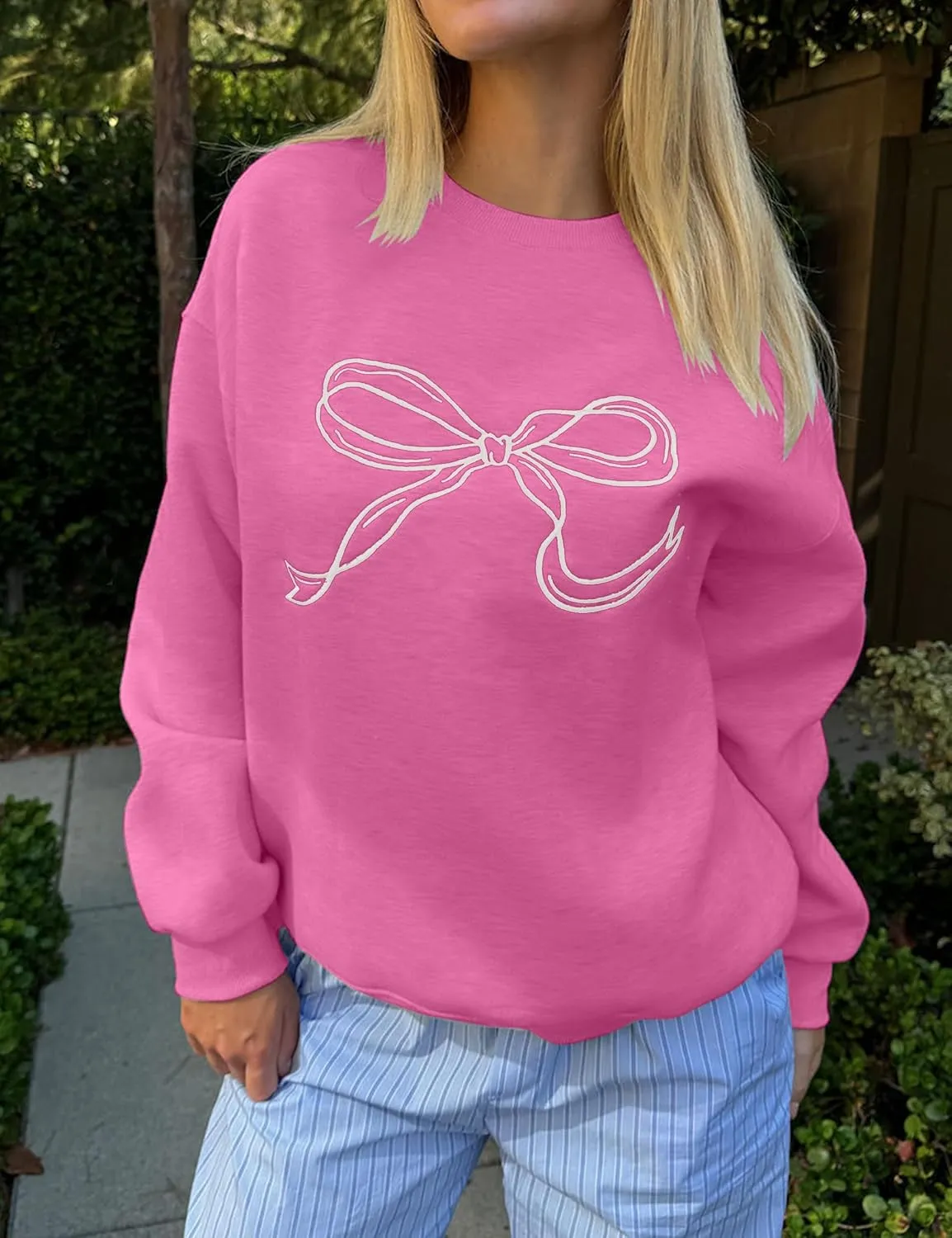 Women Bow Graphic Fleece Sweatshirts Oversized Embroidered Pullover Sweatshirts Crewneck Long Sleeve Going Out Tops